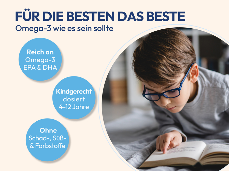 Kind mit Kapsel und Flasche. Text: Vielfach kindgerechter. Leichte Einnahme, kein Fischgeschmack, ohne Zucker.